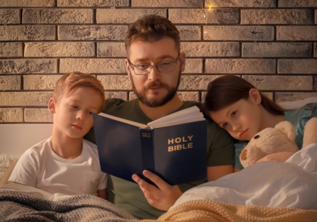 reading-bible-family